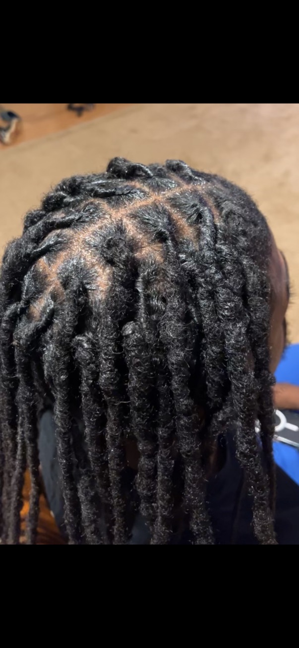 Ella's work — loc maintenance crochet 01